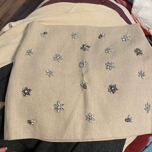 Zara size L skirt. Never worn. Excellent condition. Rhinestones intact.